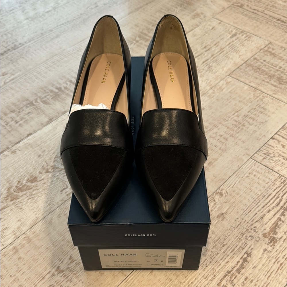 Cole Haan Black Leather/Suede Women's Loafer - size 7 like new
